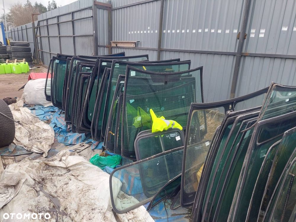 SZYBA KABINY TYŁ PEUGEOT BOXER I LIFT DOKA JUMPER DUCATO - 4