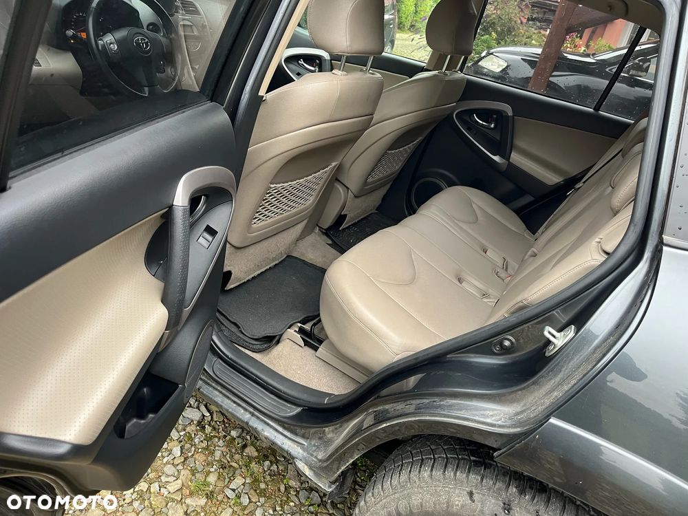 Toyota RAV4 2.2 D-4D X - 7