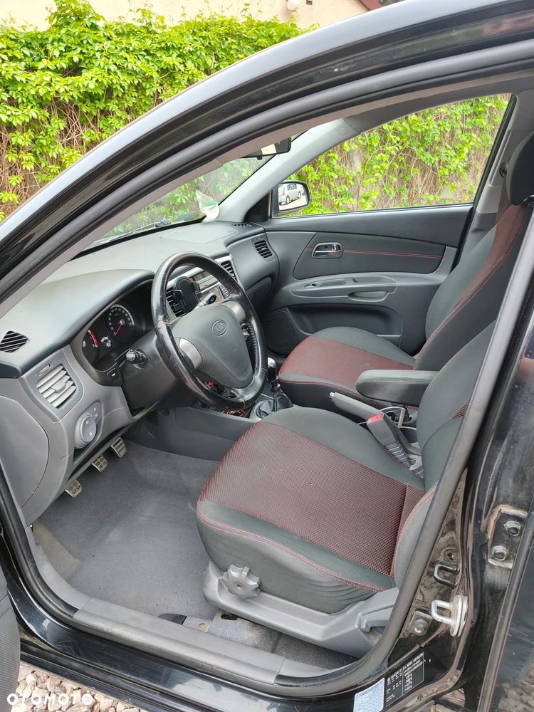 Kia Rio - 5