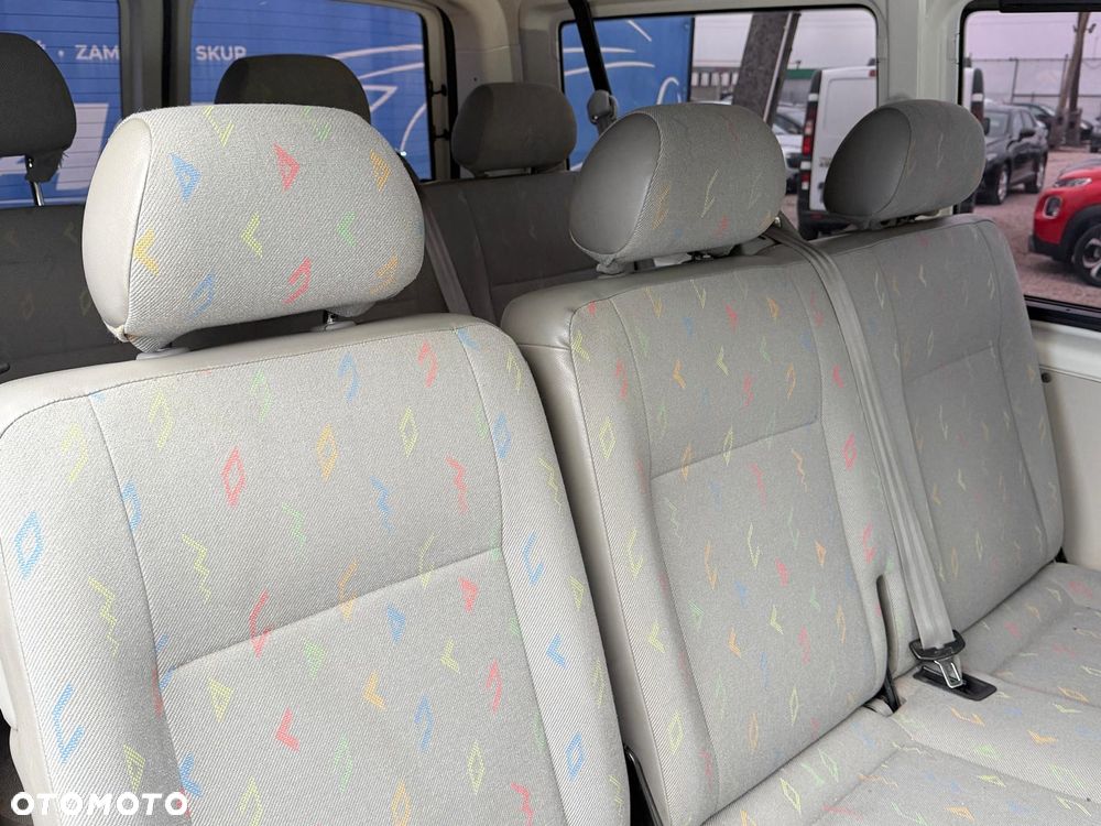 Volkswagen Transporter - 16