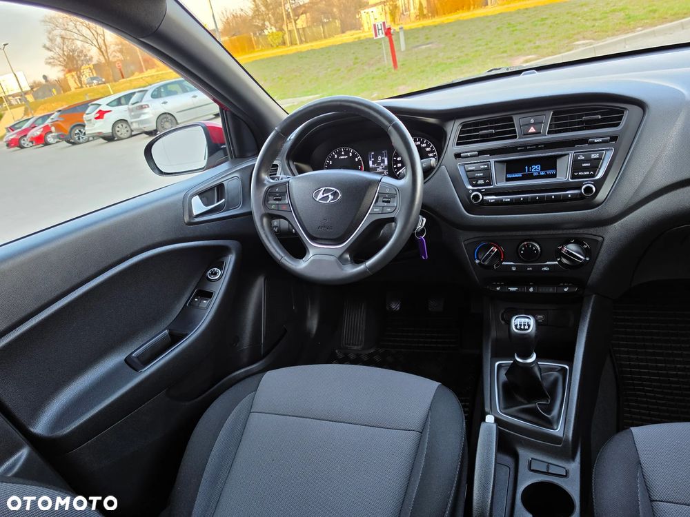 Hyundai i20 1.2 Fresh - 12