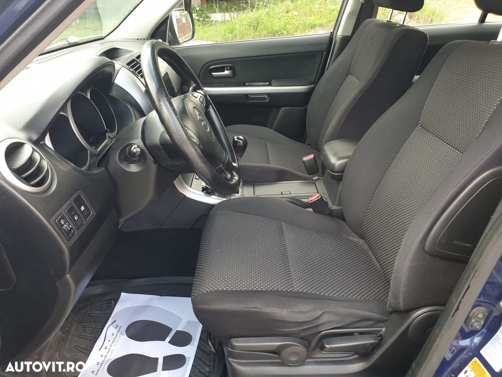 Suzuki Grand Vitara 2.0i JLX Navi - 16