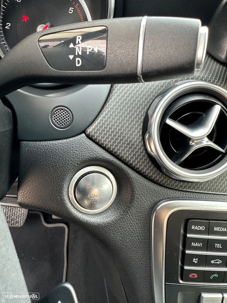 Mercedes-Benz GLA 200 d 7G-DCT Urban - 12