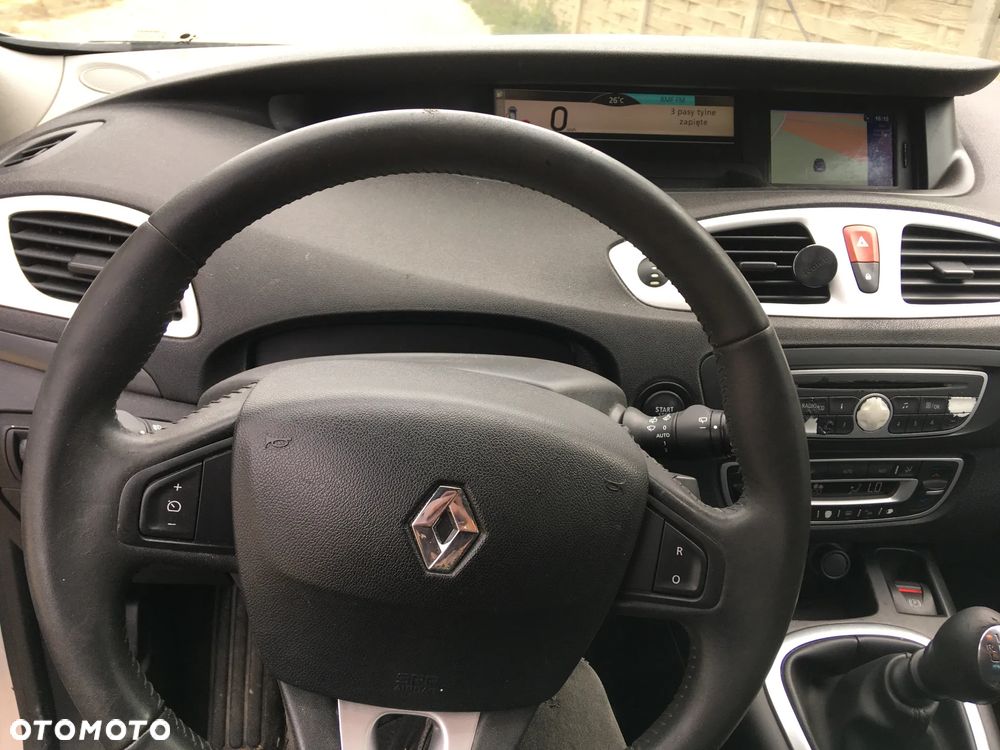 Renault Grand Scenic - 11
