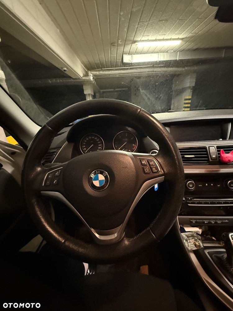 BMW X1 xDrive18d - 17
