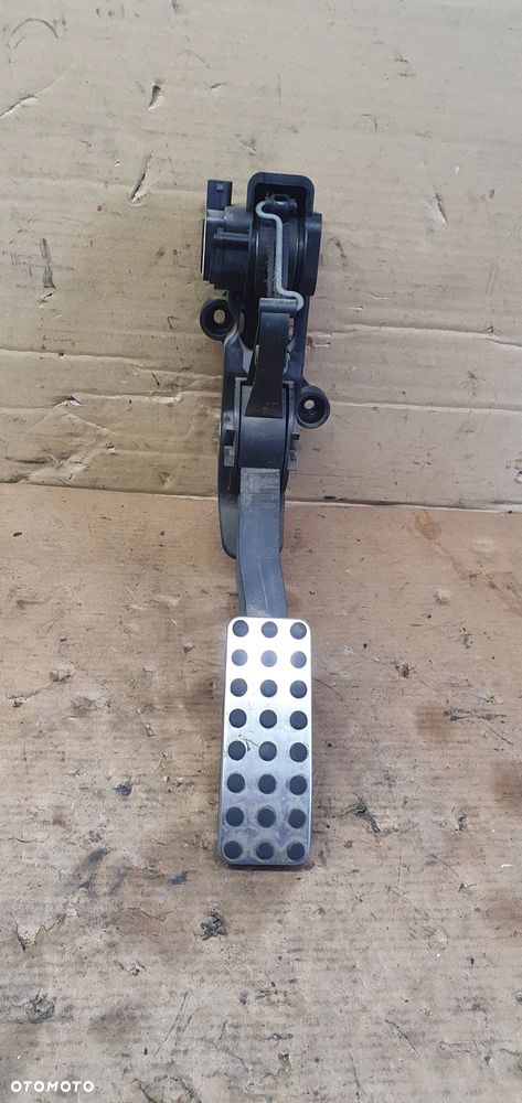 Pedał potencjometr gazu Mercedes W245 A1693000904 - 1