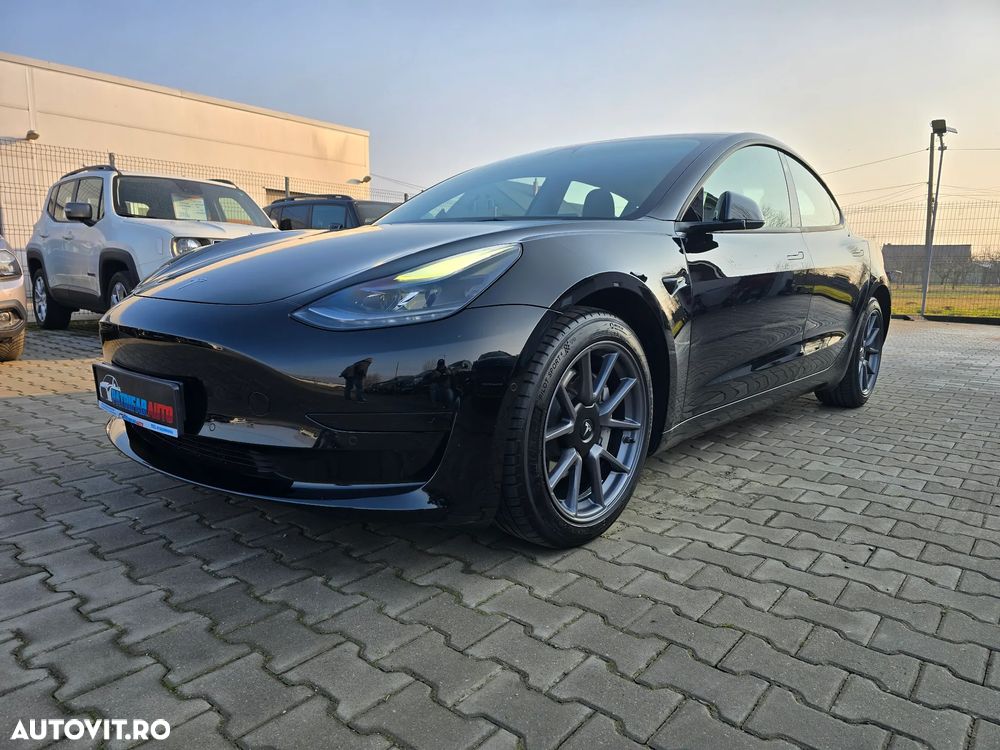 Tesla Model 3 - 2