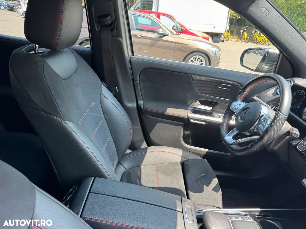 Mercedes-Benz GLA - 23