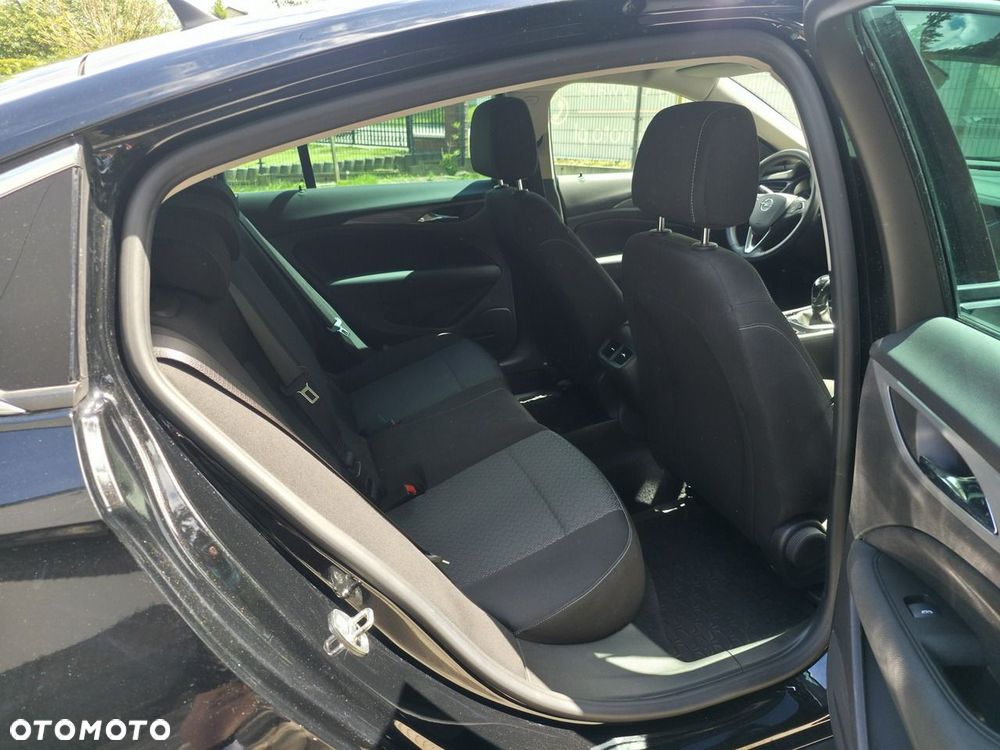 Opel Insignia - 10