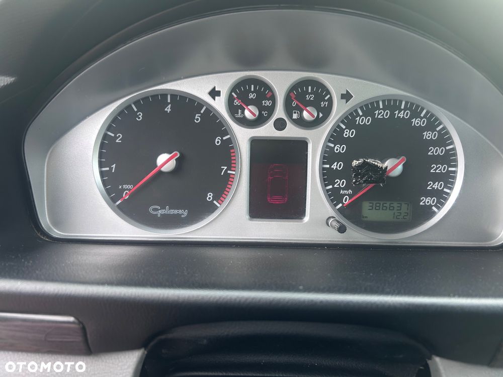 Ford Galaxy 2.8 V6 Ghia - 12