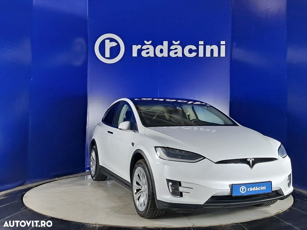 Tesla Model X - 5