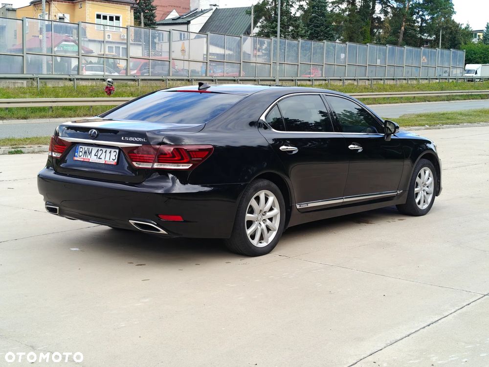 Lexus LS 600h L - 39