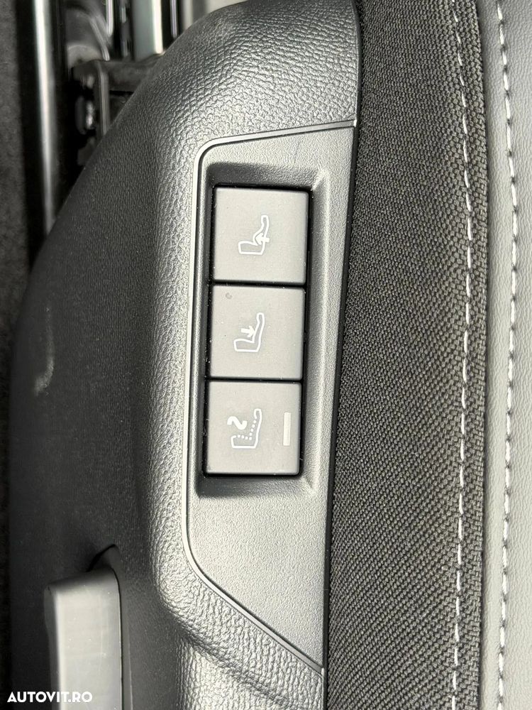 Peugeot 2008 1.2L e-DCS6 MHEV GT - 7