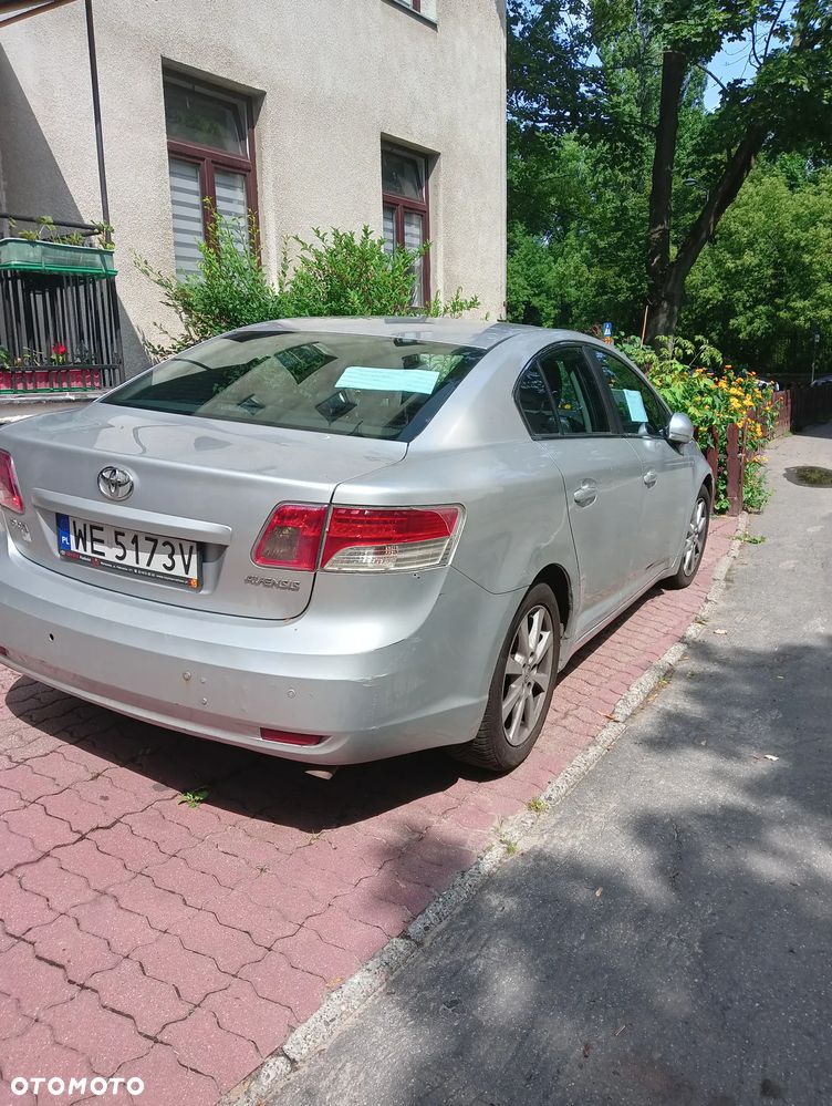 Toyota Avensis 2.0 D-4D Luna - 2