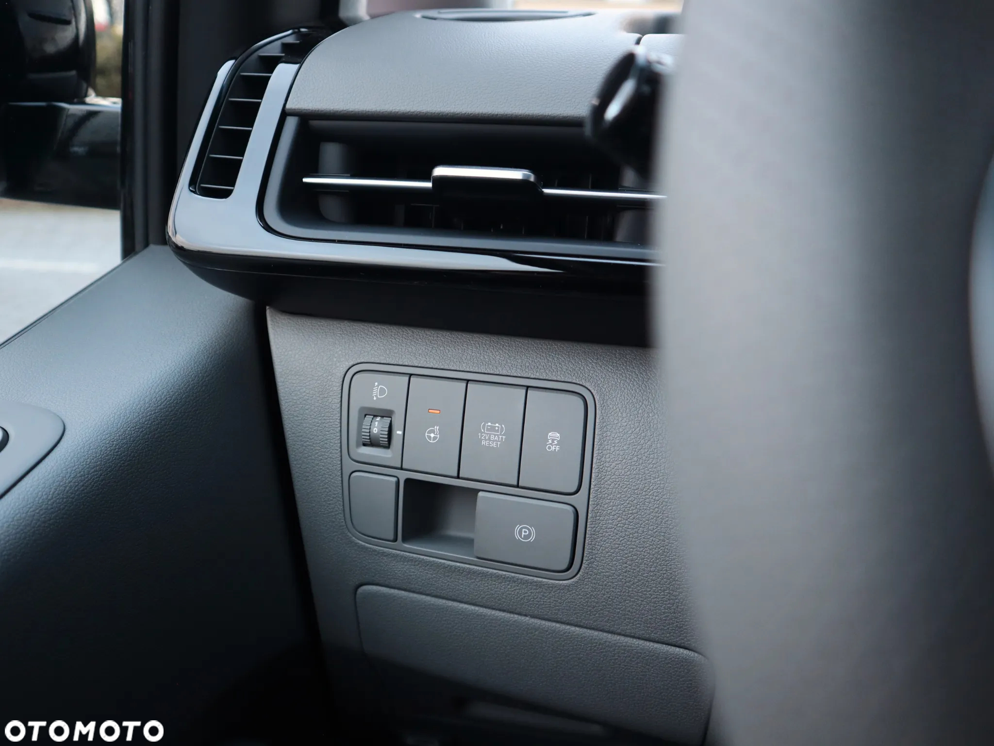 Hyundai Staria - 34