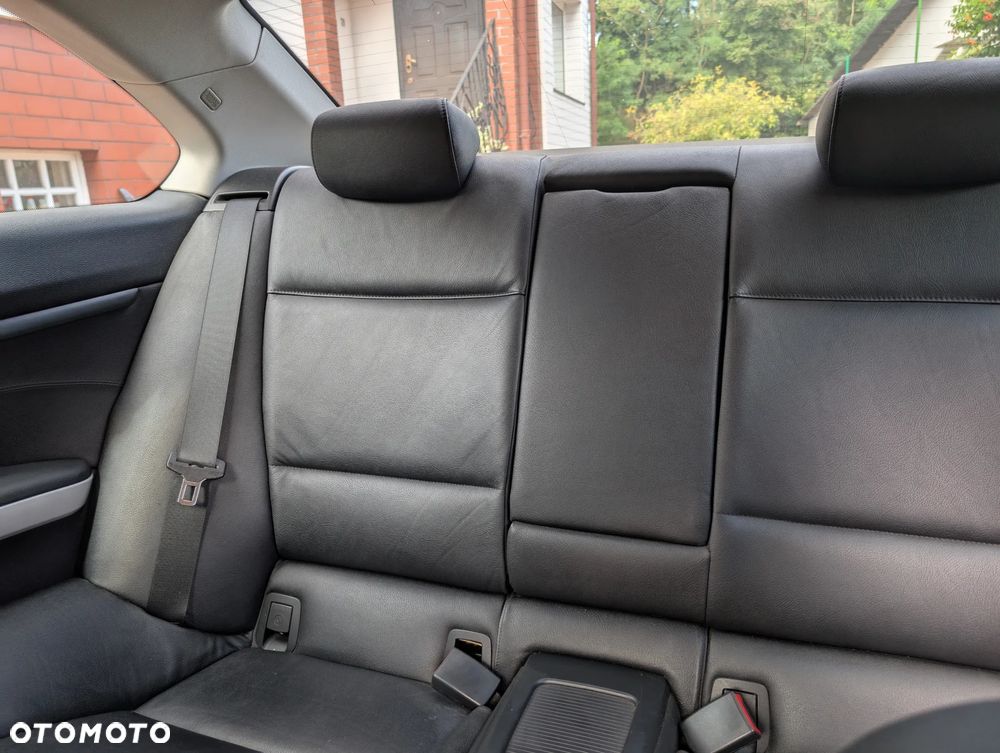BMW Seria 3 320i Coupe - 18