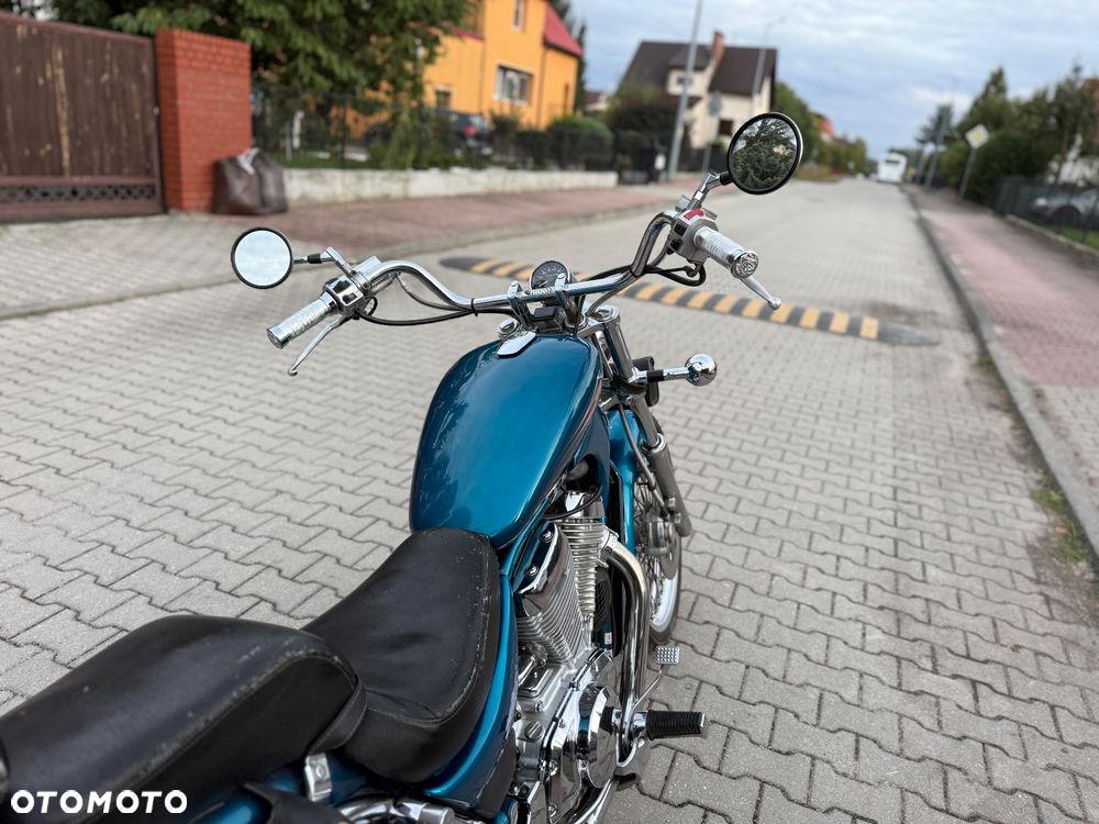 Suzuki Intruder - 15