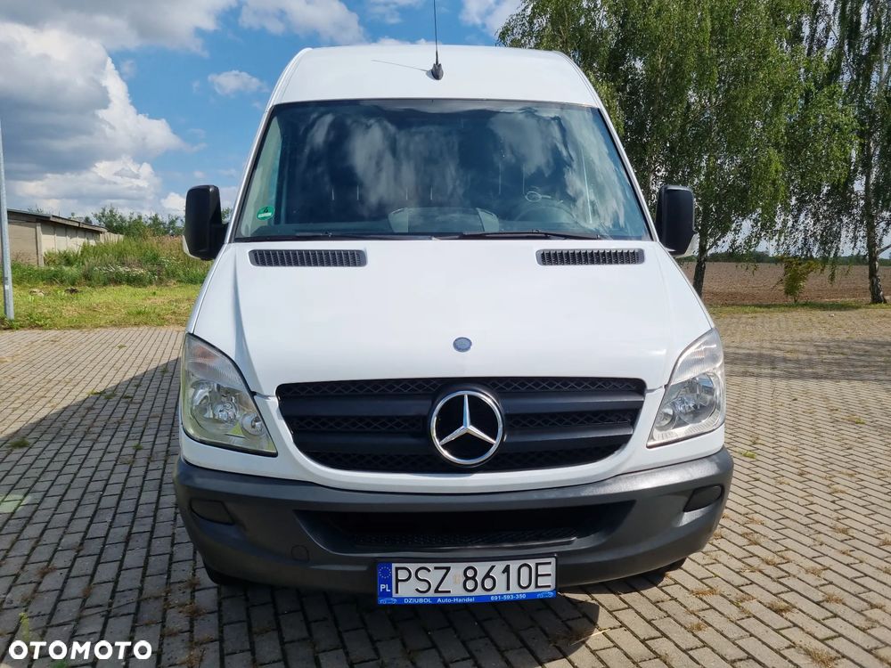 Mercedes-Benz Sprinter - 2