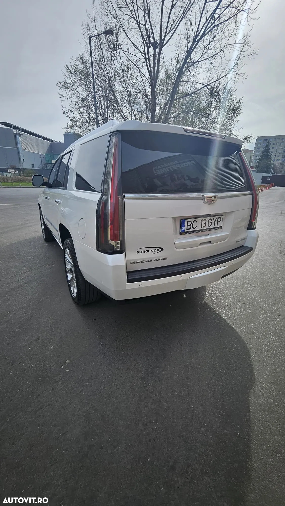 Cadillac Escalade - 8