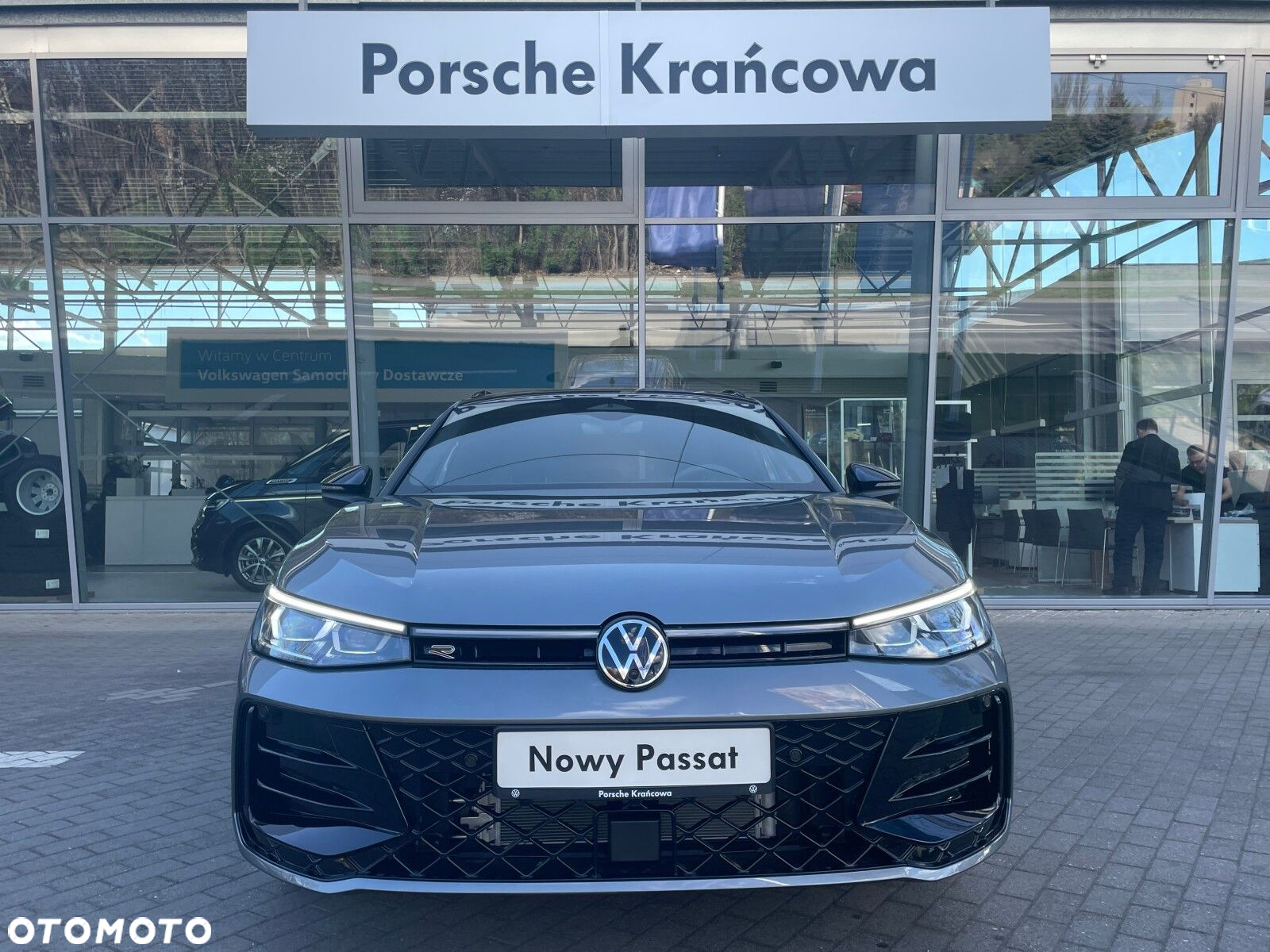 Volkswagen Passat - 4