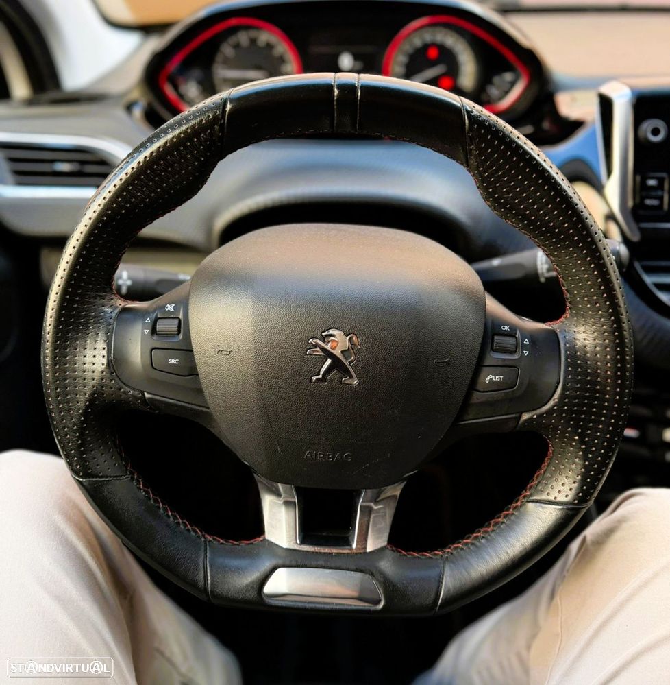 Peugeot 2008 1.2 PureTech GT Line - 14