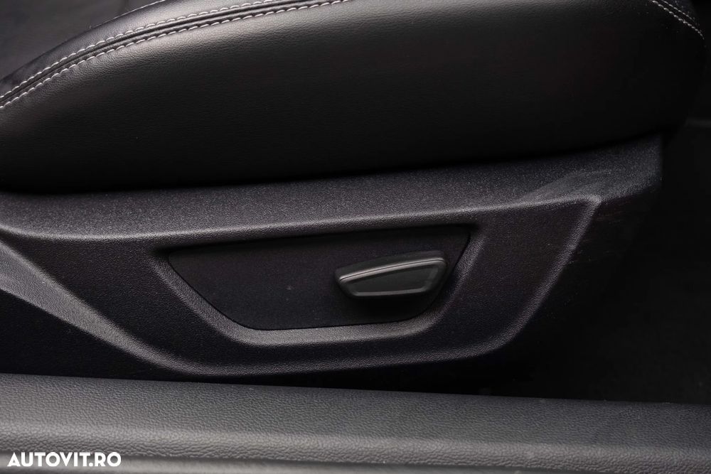 Ford Mustang - 30