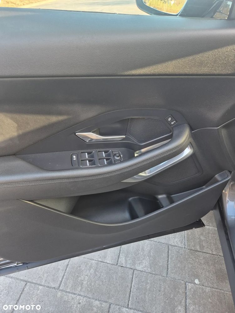 Jaguar E-Pace 2.0 i4D FWD SE - 13
