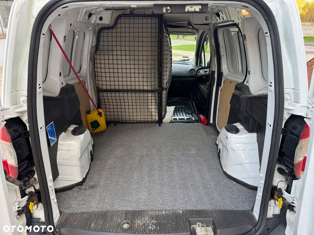 Ford Transit Courier - 9