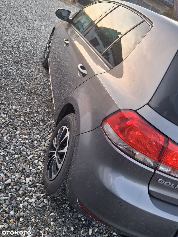 Volkswagen Golf 1.6 TDI DPF Highline - 6
