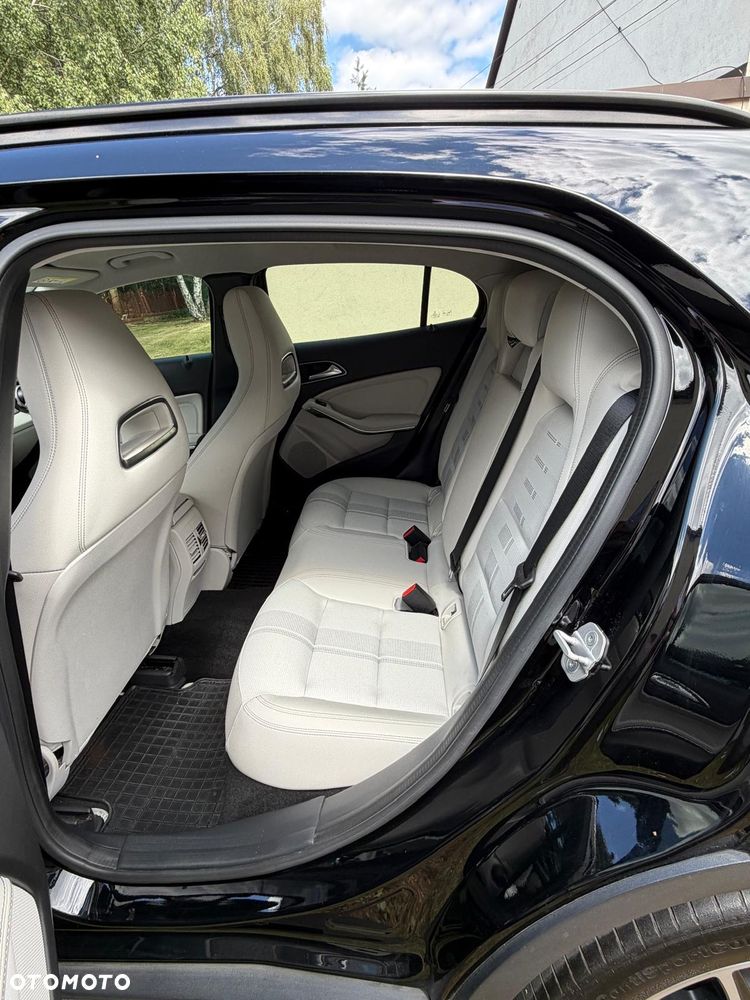 Mercedes-Benz GLA 200 7G-DCT Style - 6