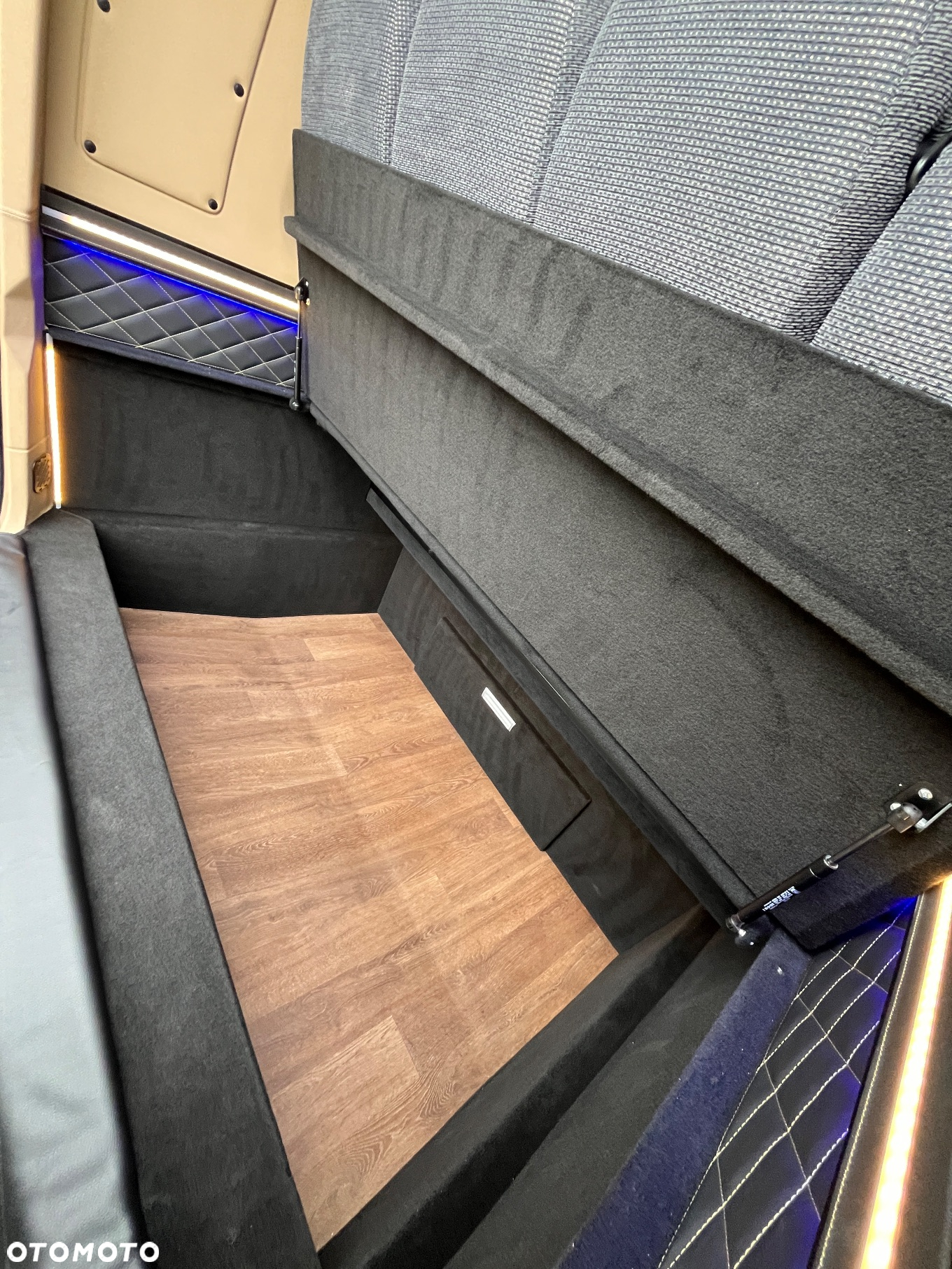 Mercedes-Benz Sprinter 519 - 10