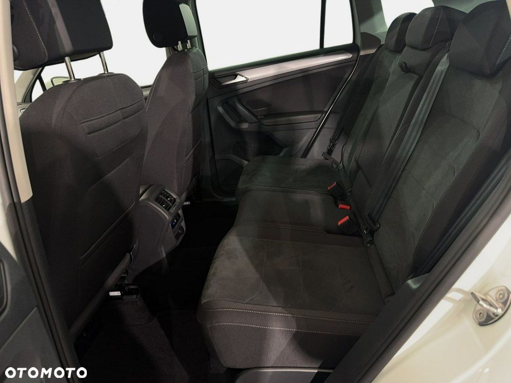 Volkswagen Tiguan - 13