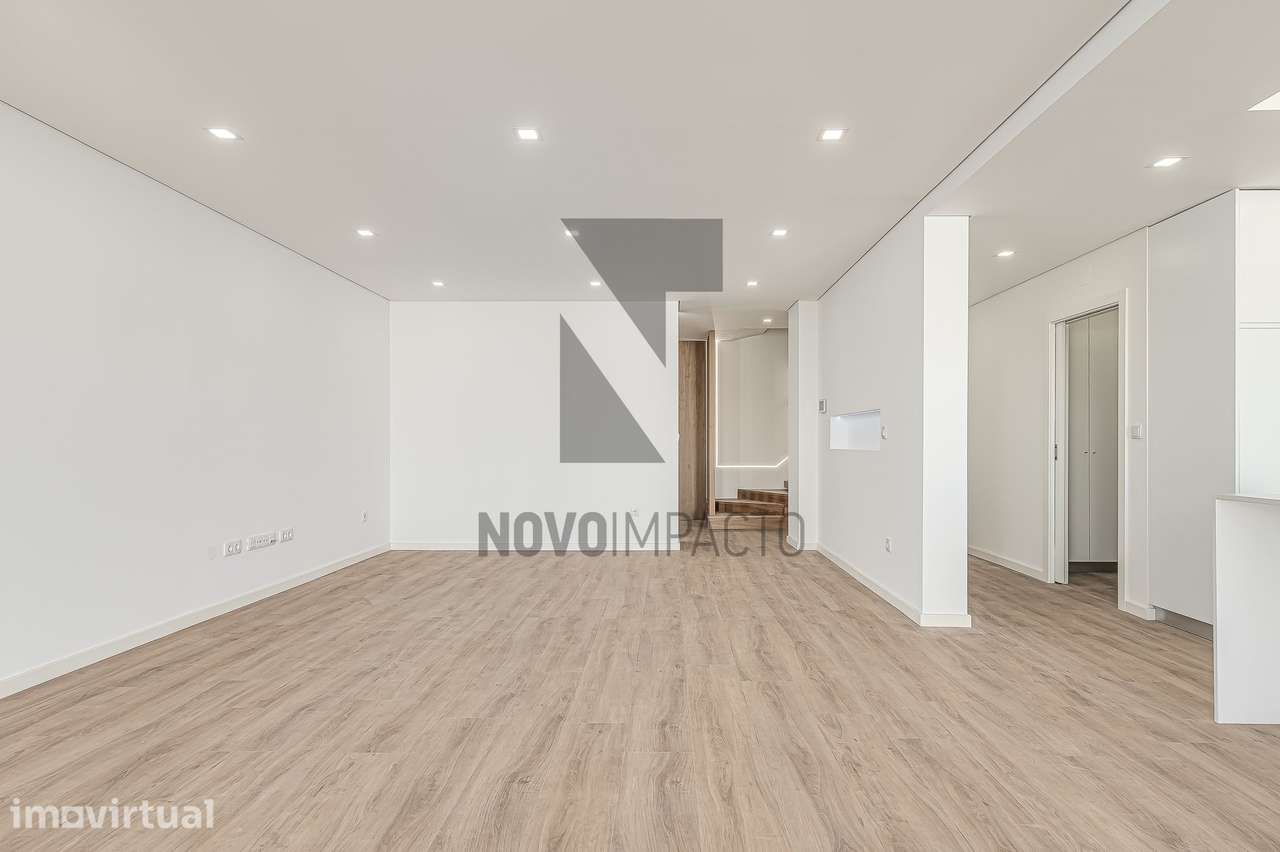 Moradia Térrea T4 Nova com Piscina e Garagem | Sarilhos Grandes - Grande imagem: 5/60