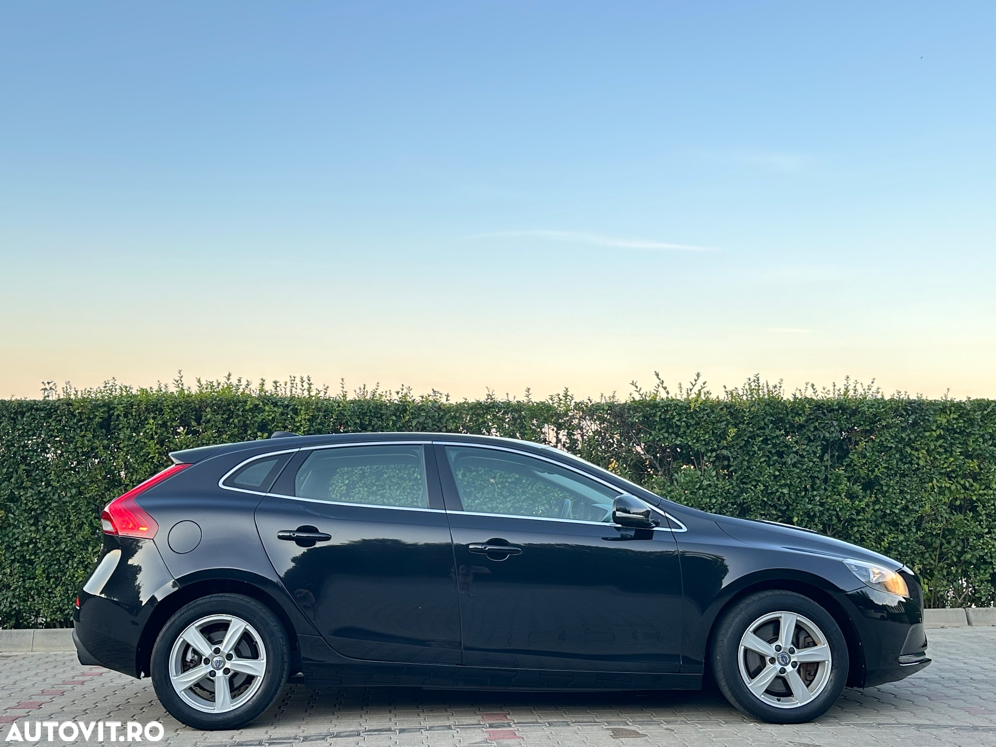 Volvo V40 D4 Summum - 4