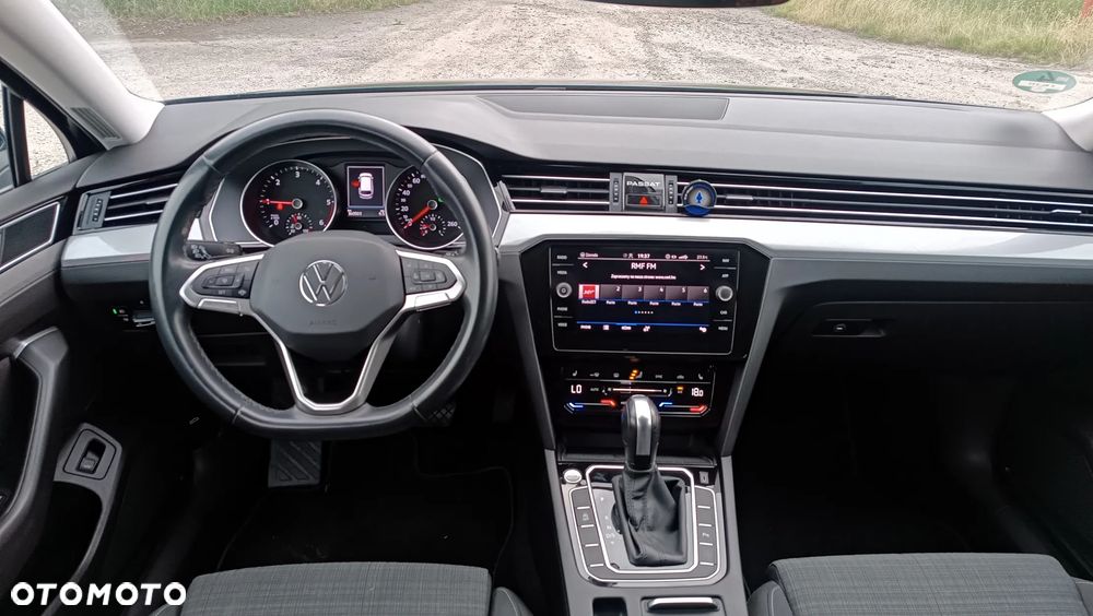 Volkswagen Passat Variant 2.0 TDI SCR DSG Business - 17
