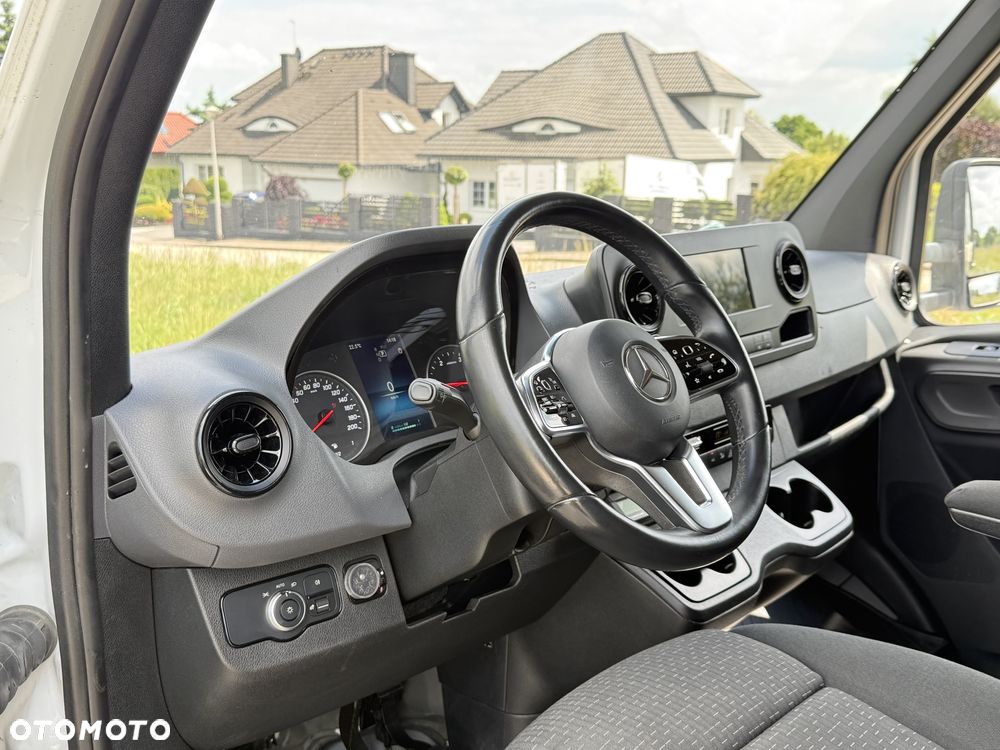 Mercedes-Benz Sprinter - 26