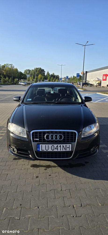 Audi A4 Limousine - 1