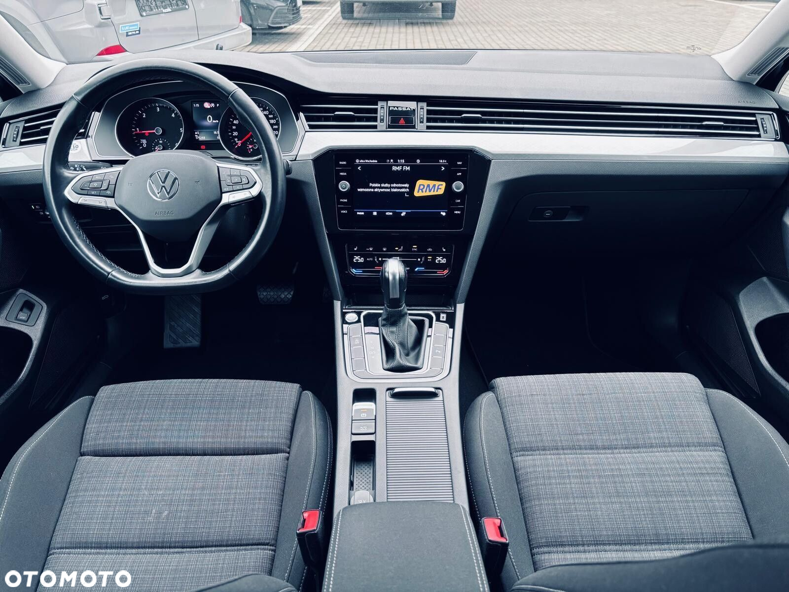 Volkswagen Passat 2.0 TDI EVO Business DSG - 23