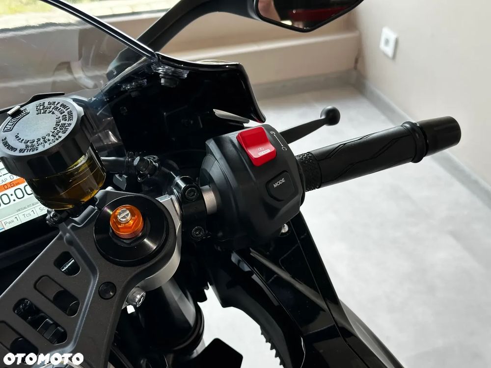 Yamaha R7 - 10