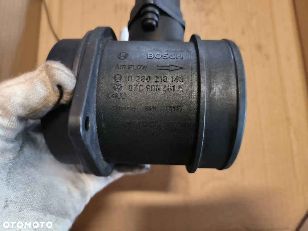 Przepływomierz masowy powietrza MAF  07C906461A  0280218143  AUDI A8 D3 - 2
