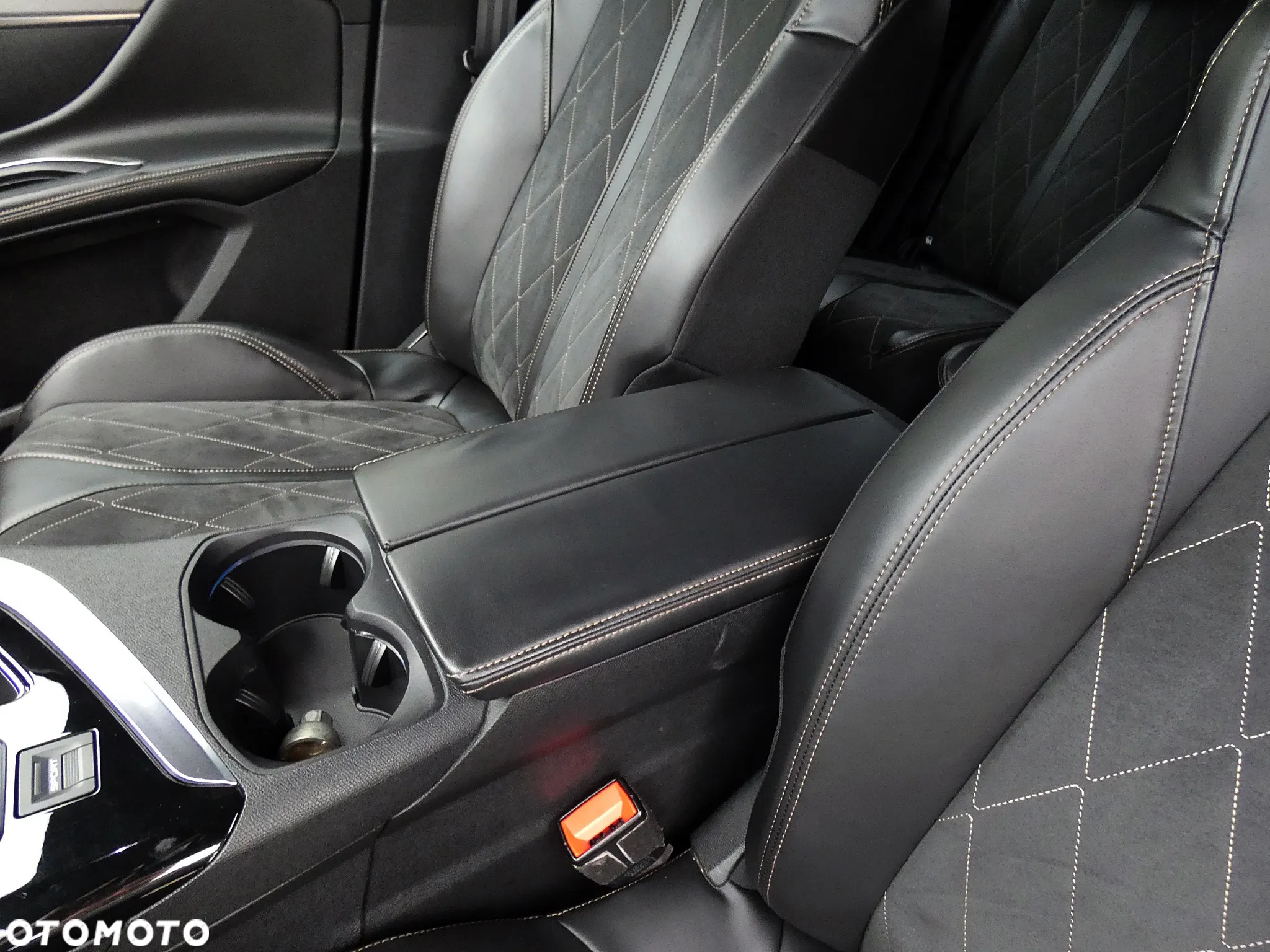 Peugeot 5008 2.0 BlueHDI GT S&S EAT8 - 25