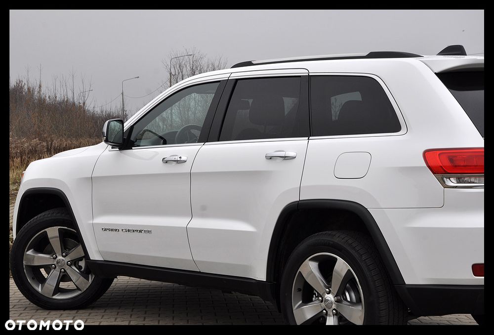 Jeep Grand Cherokee - 16