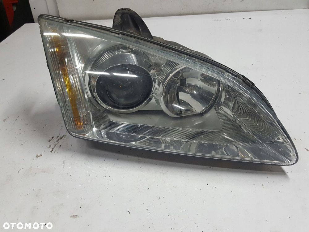 FORD FOCUS MK2 04-07r LAMPA PRAWA PRZÓD ANGLIK - 1