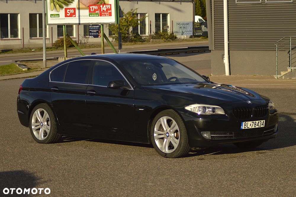 BMW Seria 5 525d xDrive - 4