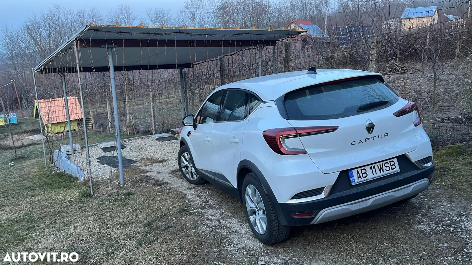 Renault Captur TCe 140 FAP Intens - 4