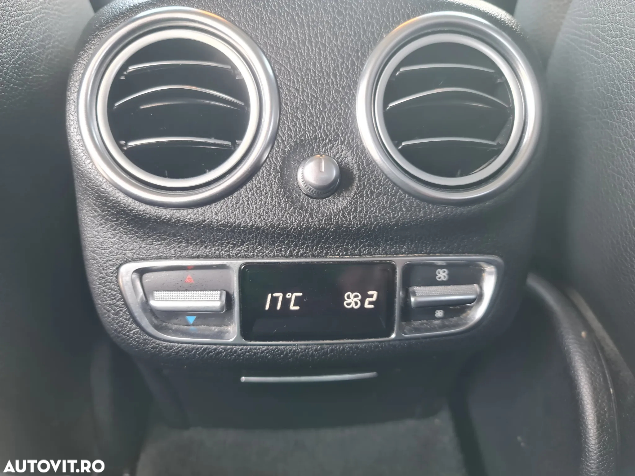 Mercedes-Benz E 220 d T 9G-TRONIC - 17