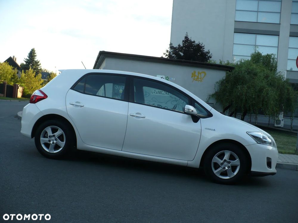 Toyota Auris 1.8 HSD Luna - 2