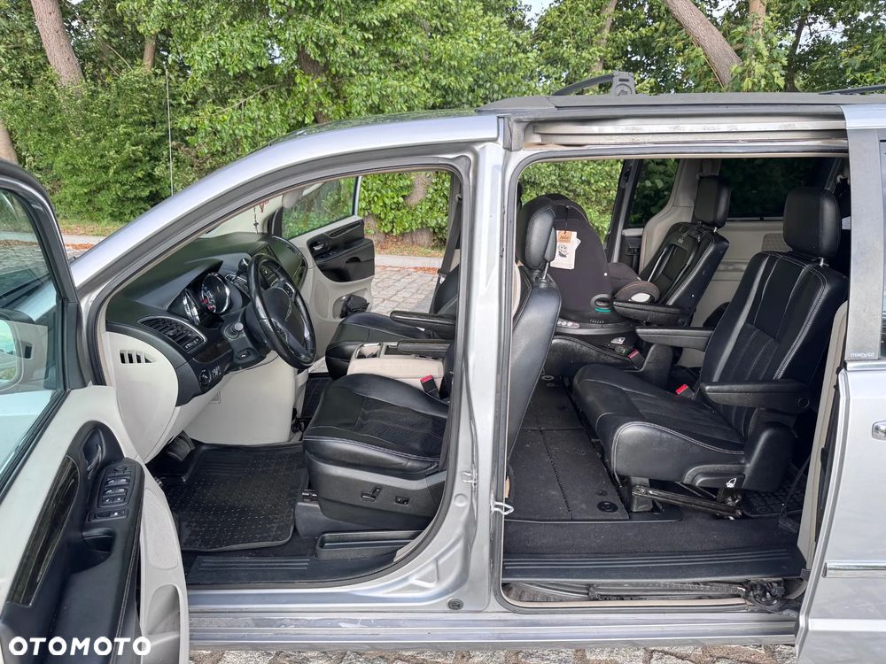 Chrysler Town & Country 3.6 Touring - 14