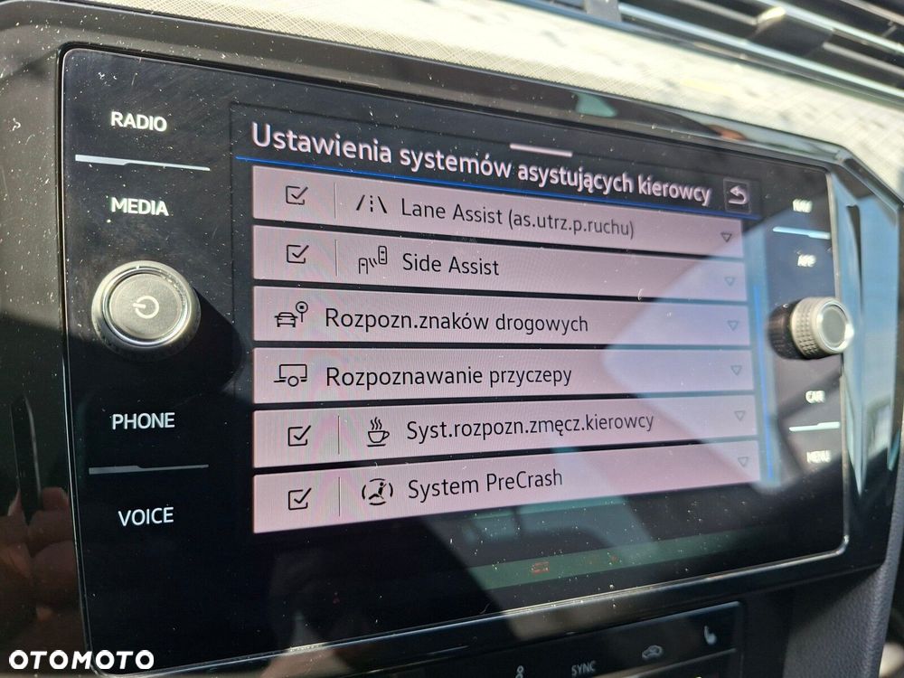 Volkswagen Passat - 24