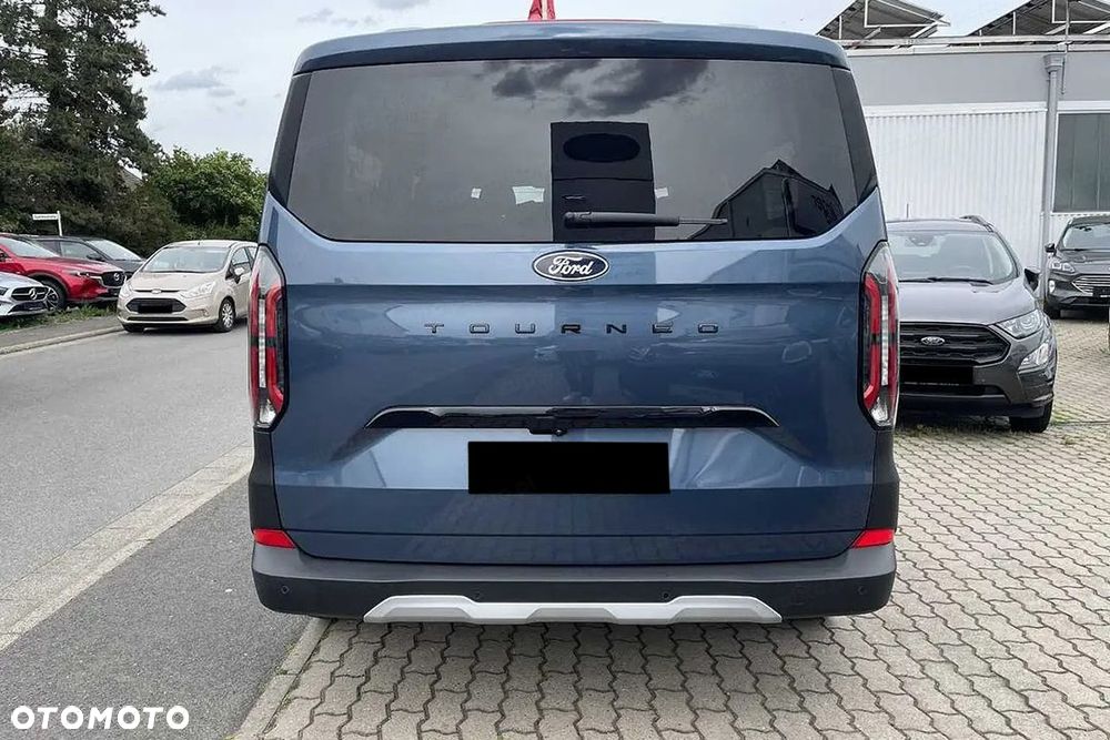 Ford Tourneo Custom - 7